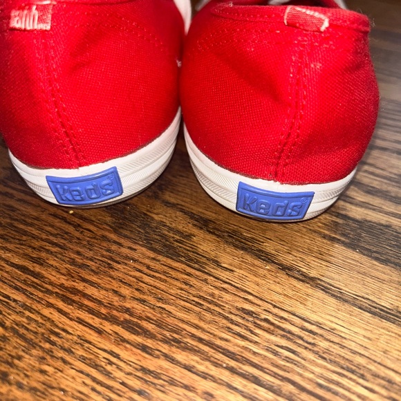 Classic KEDS! Bright red!Practically new! So cute and practical - Picture 2 of 6